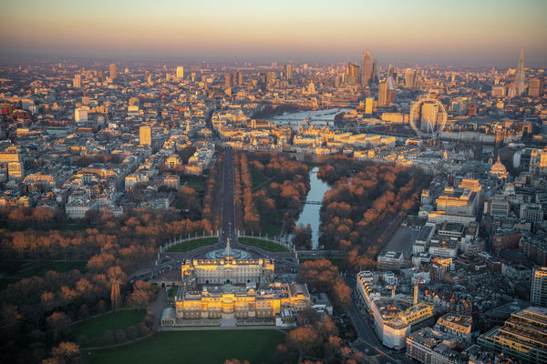 Aerial view of Buckingham Palace, The Mall, Westminster, London. 323693